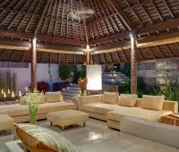 Вилла Mata Air, Гостиная ночью